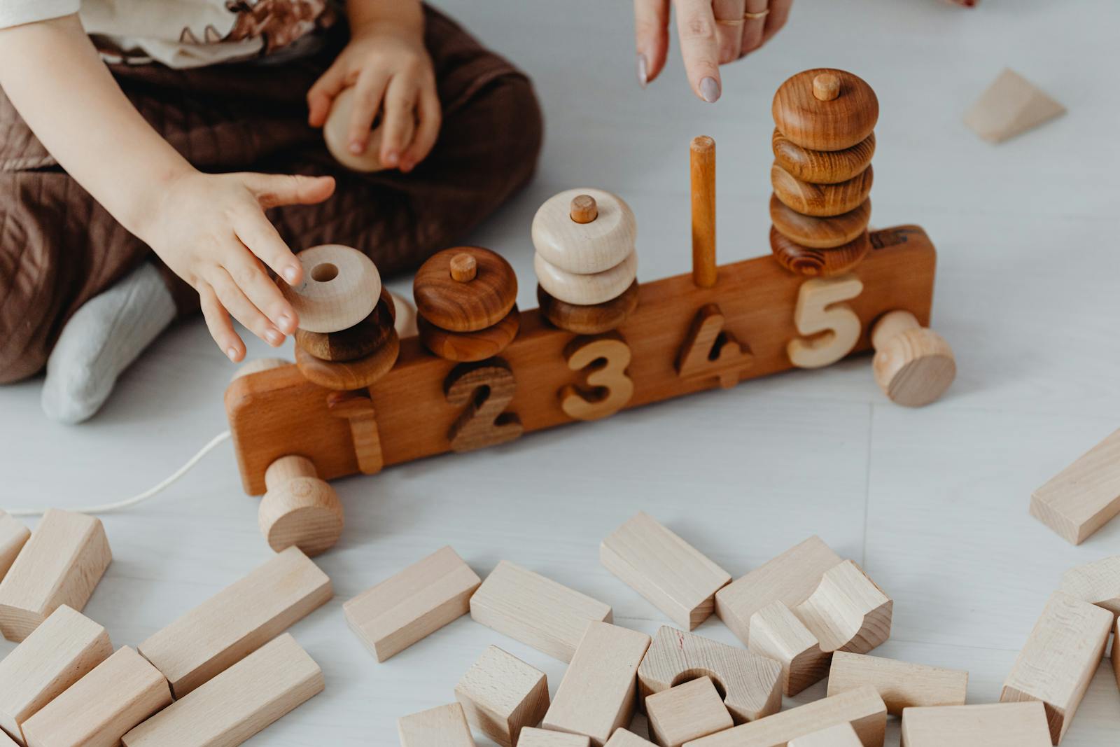 criar loja online de brinquedos educativos para crianças autistas
